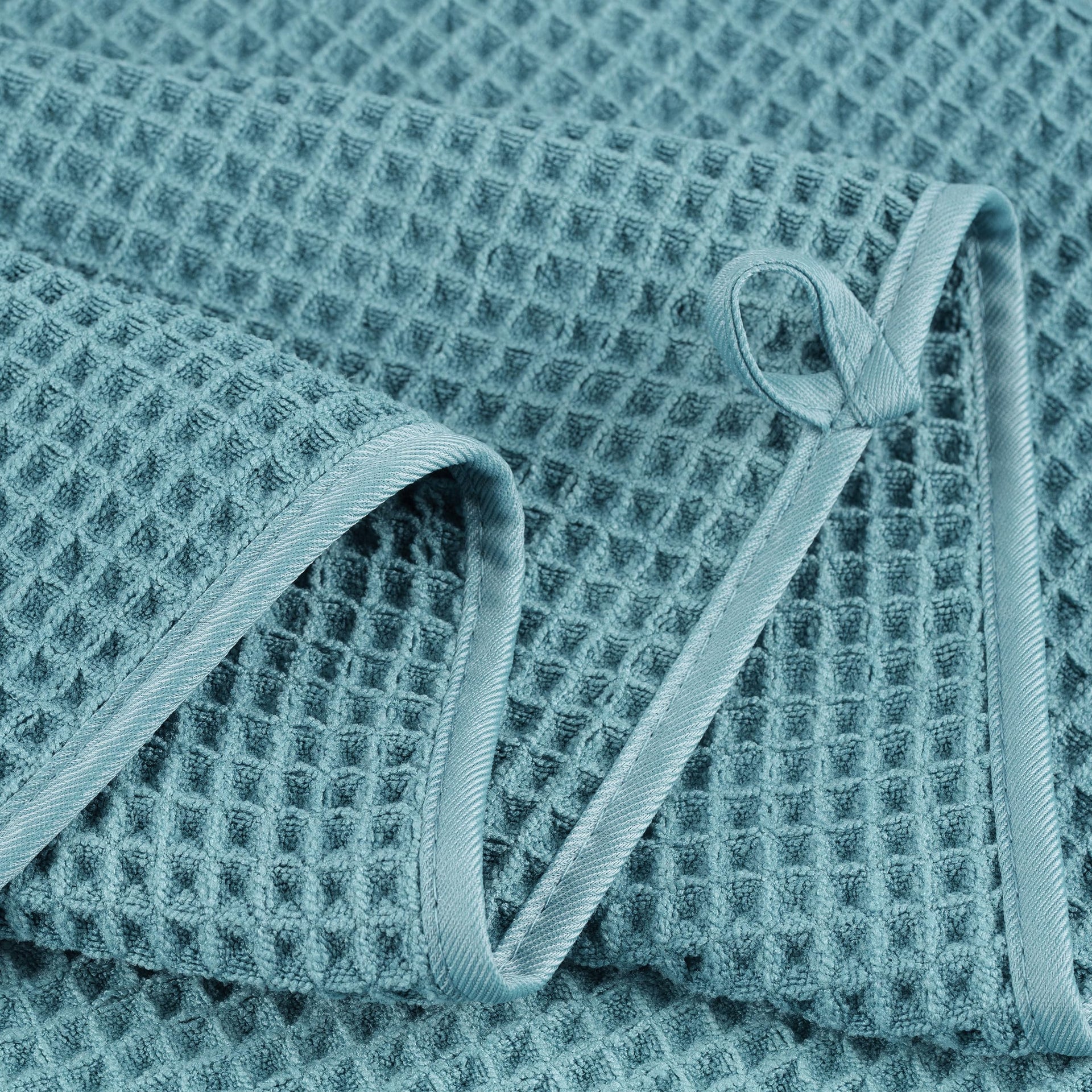 430 GSM Poly Blend Microfiber Quick Dry Waffle Bath Towel (4 Count)